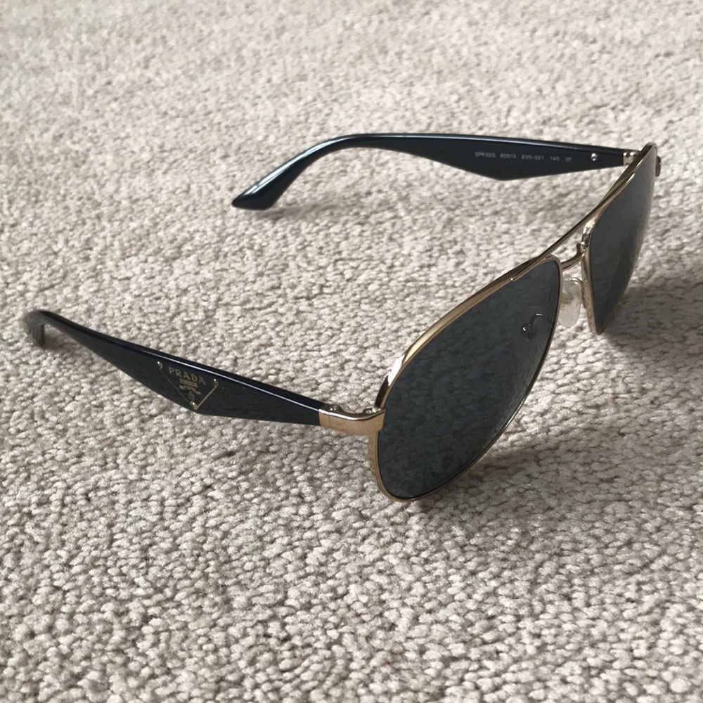 Auth Prada Polarized Aviator Sunglass & Case